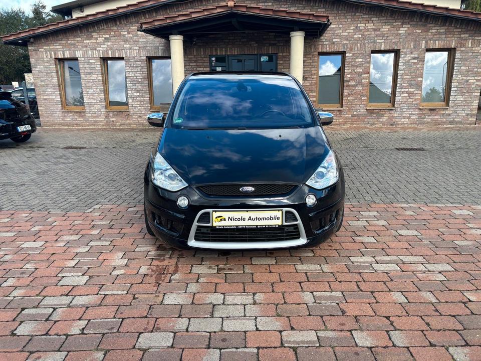 Ford S-Max 2008 — rear view
