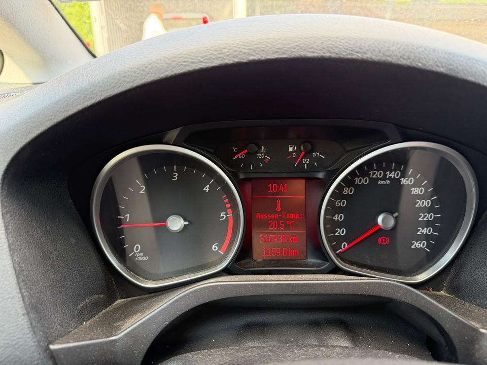 Ford S-Max 2011 — photo 12