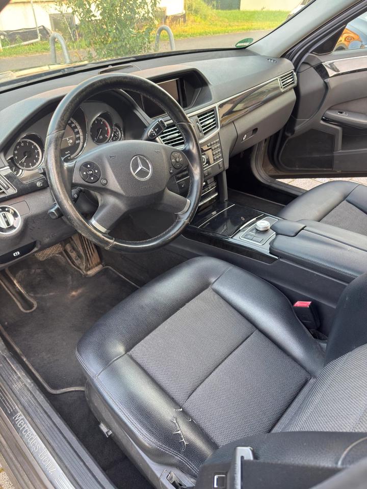 Mercedes Benz 300 2010 — photo 10