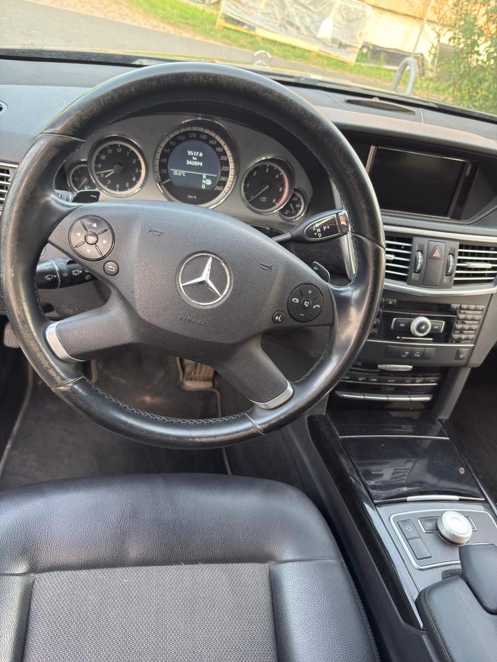 Mercedes Benz 300 2010 — photo 7
