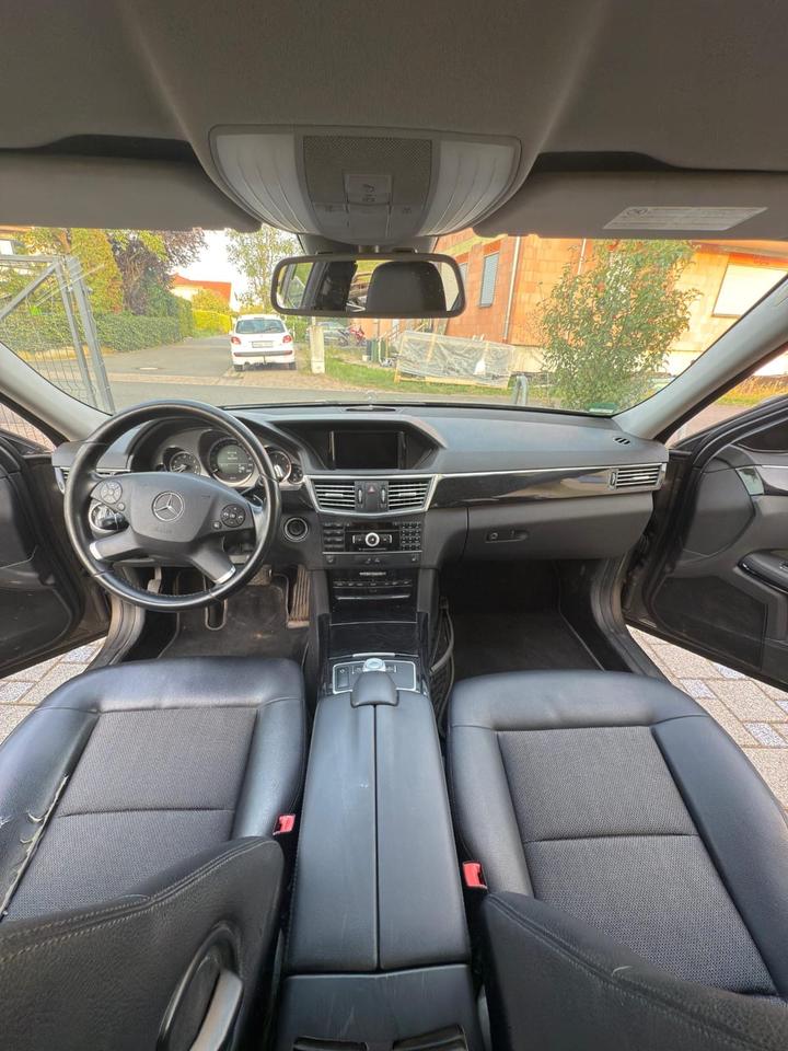 Mercedes Benz 300 2010 — photo 8