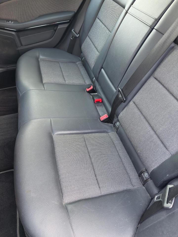 Mercedes Benz 300 2010 — photo 9