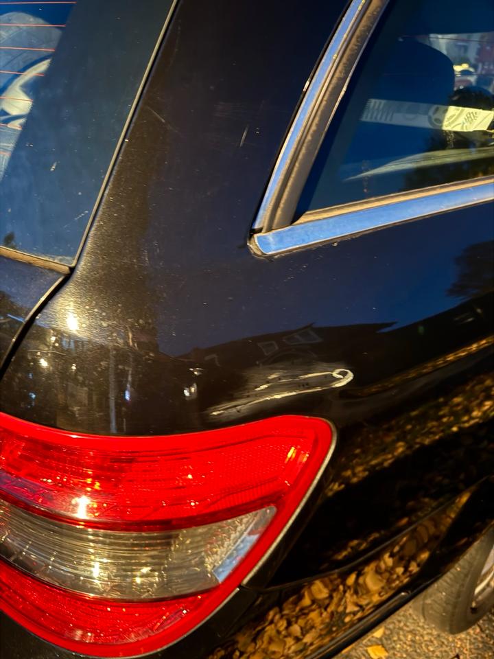 Mercedes Benz C 180 2009 — photo 12