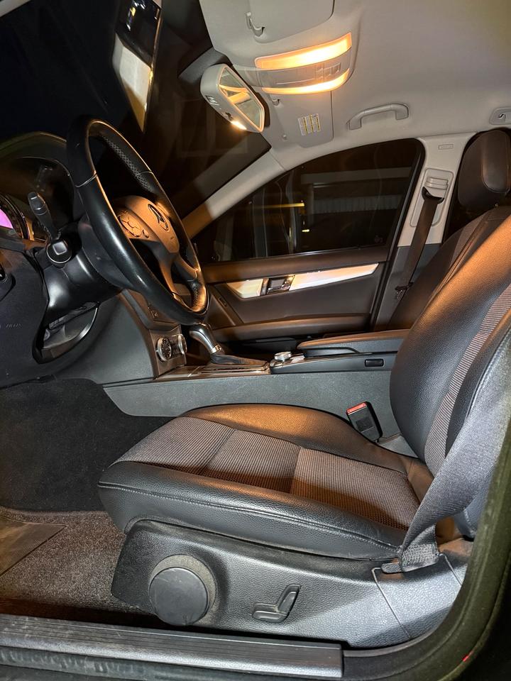 Mercedes Benz C 180 2009 — photo 15