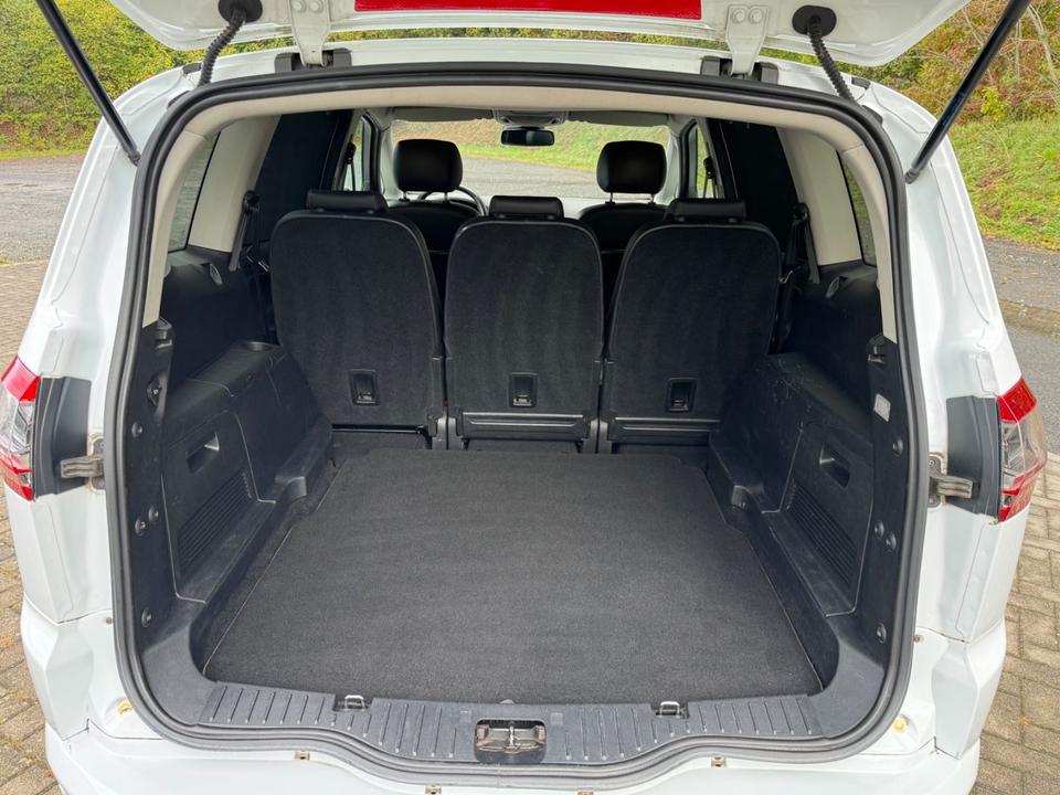 Ford S-Max 2012 — photo 10