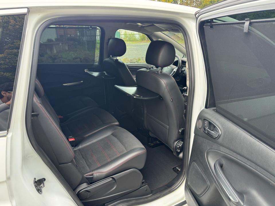 Ford S-Max 2012 — photo 11