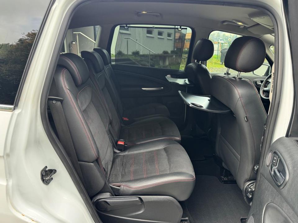 Ford S-Max 2012 — photo 12