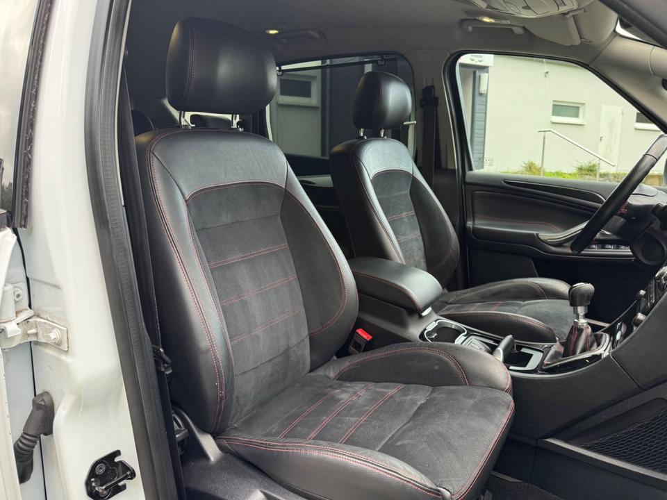Ford S-Max 2012 — photo 13