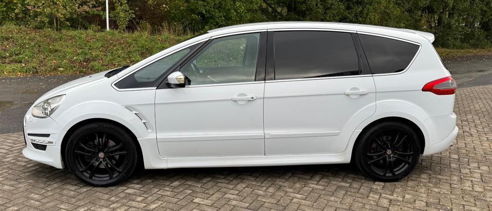 Ford S-Max 2012 — rear view
