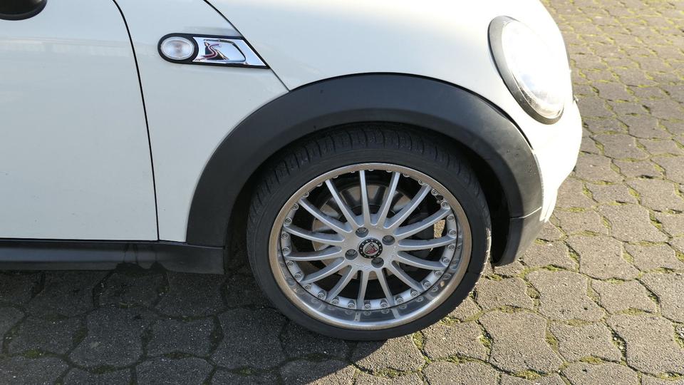 Mini Cooper S 2010 — photo 10