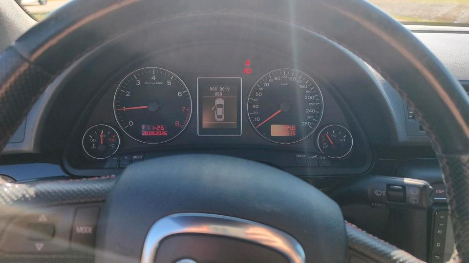 Audi A4 2007 — photo 9