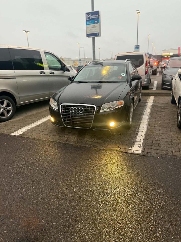 Audi A4 2006 — салон