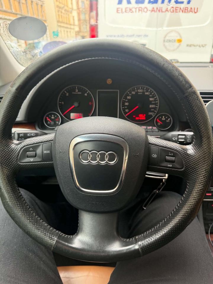Audi A4 2006 — двигун