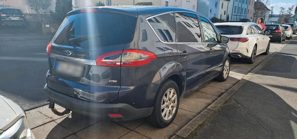 Ford S-Max 2010 — photo 8