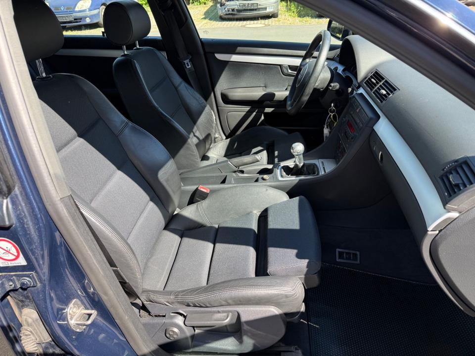 Audi A4 2004 — фото 15