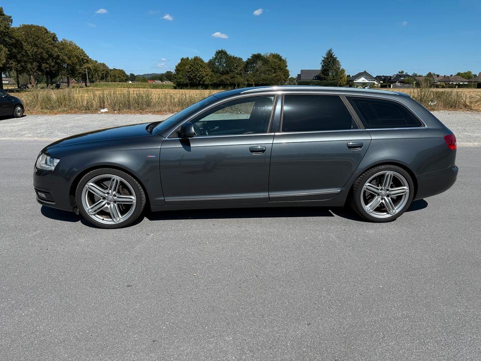 Audi A6 2011 — салон