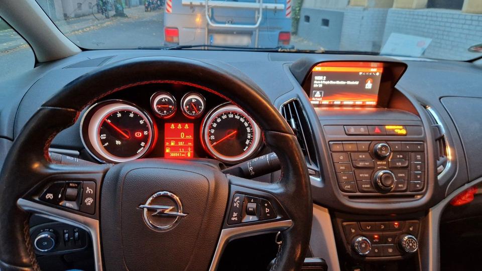 Opel Zafira Tourer 2014 — photo 6