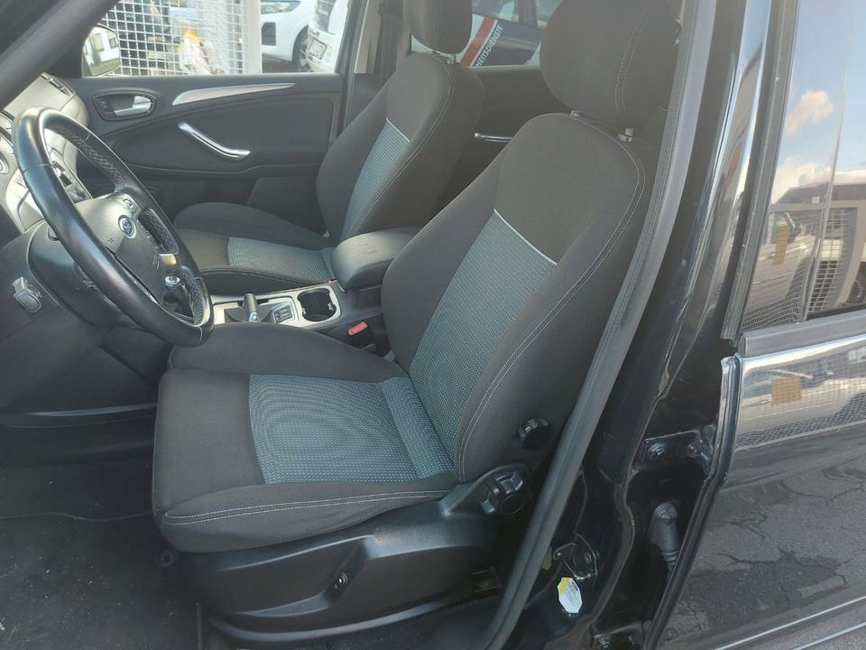 Ford S-Max 2010 — photo 10