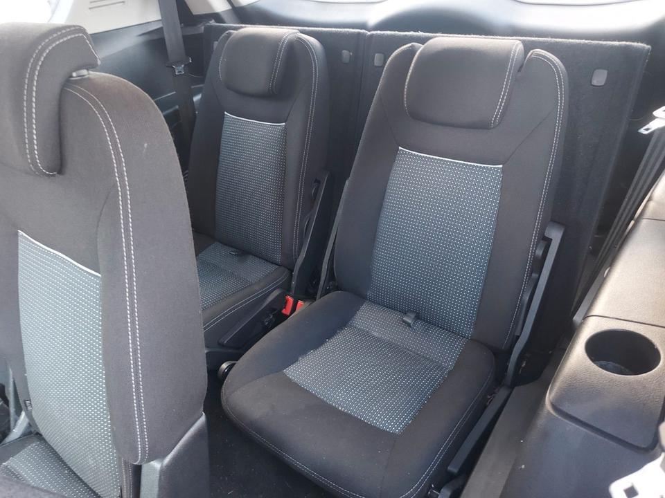 Ford S-Max 2010 — photo 12