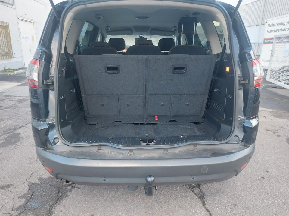 Ford S-Max 2010 — photo 13