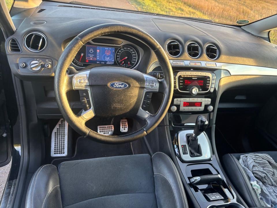 Ford S-Max 2010 — салон