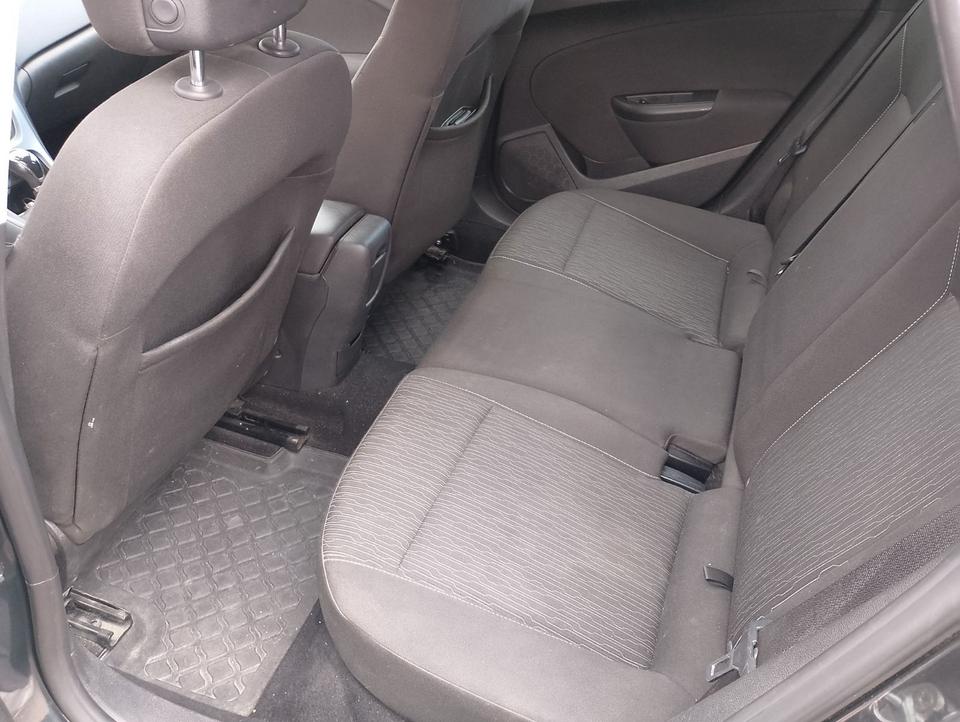 Opel Astra 2012 — photo 8