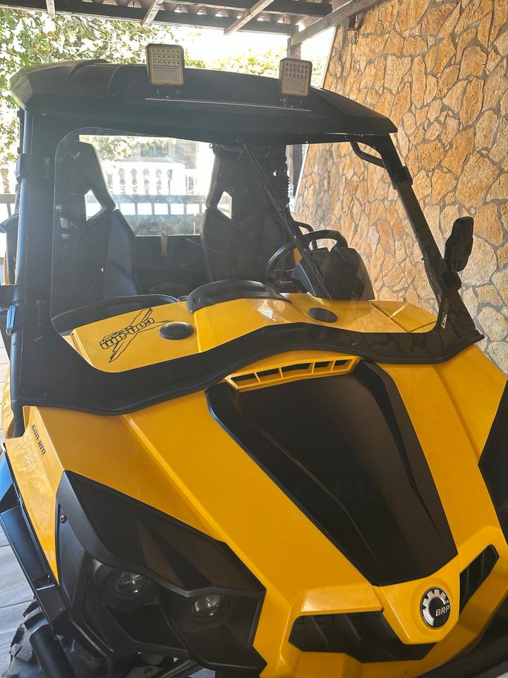 Weitere Motorräder UTV Commander Can am 2011 — engine 1.000 ccm