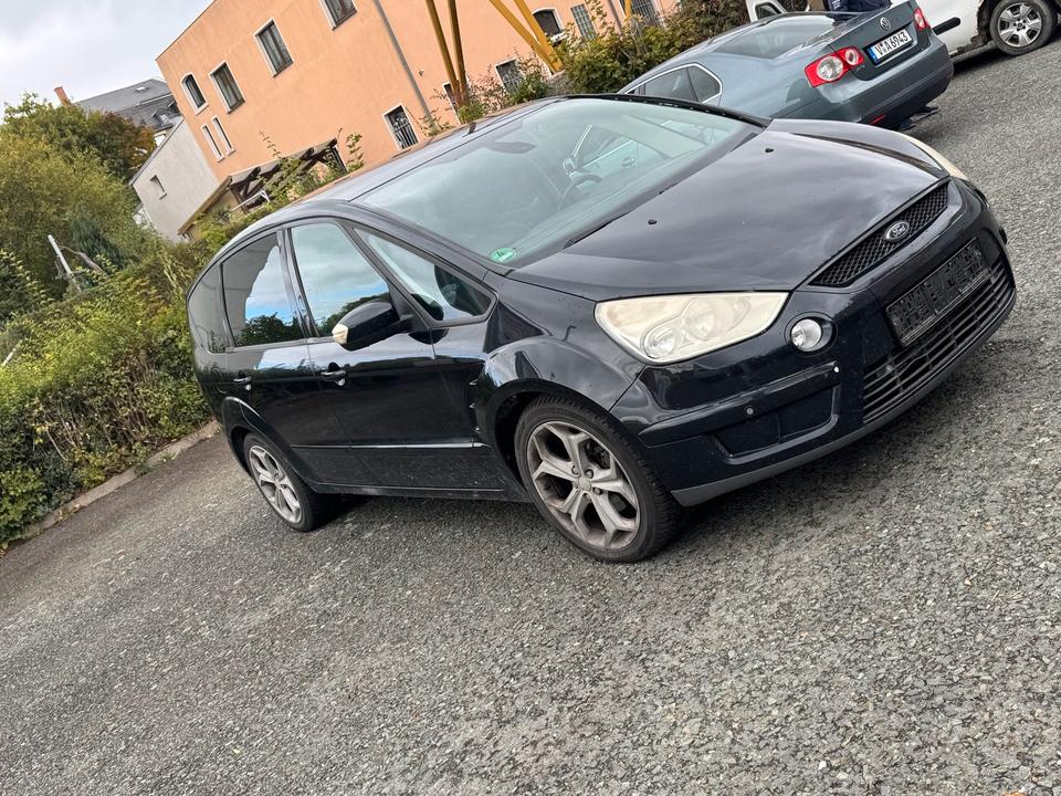 Ford S-Max 2007 — вигляд ззаду