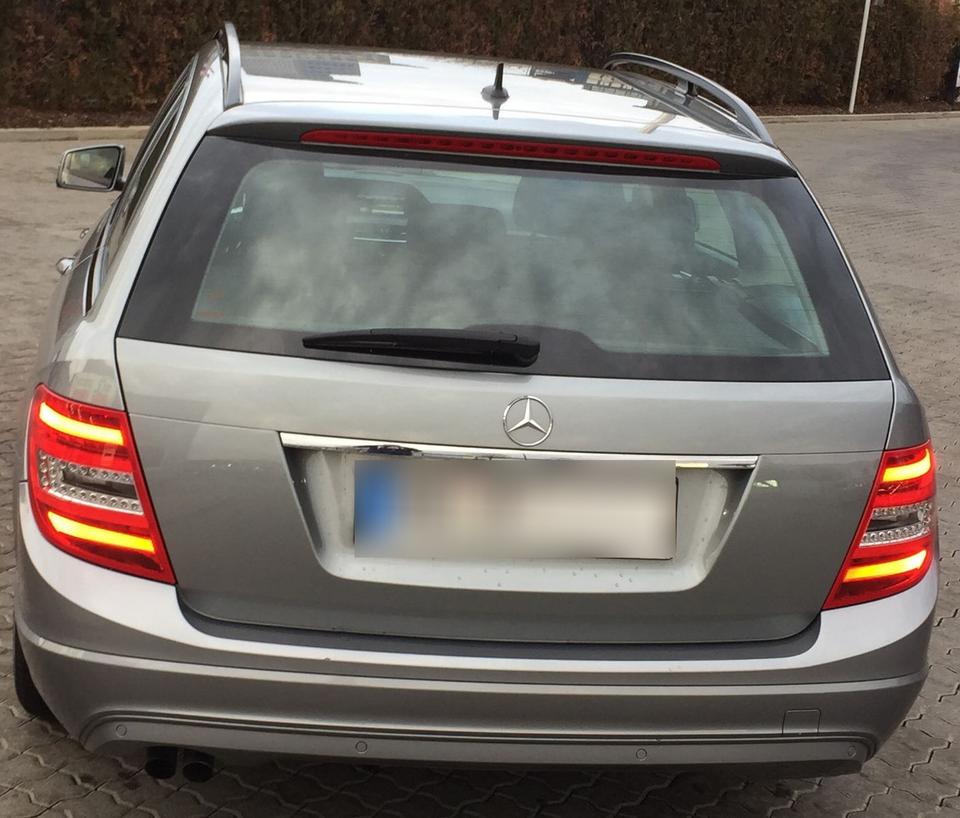Mercedes Benz C 200 2012 — rear view