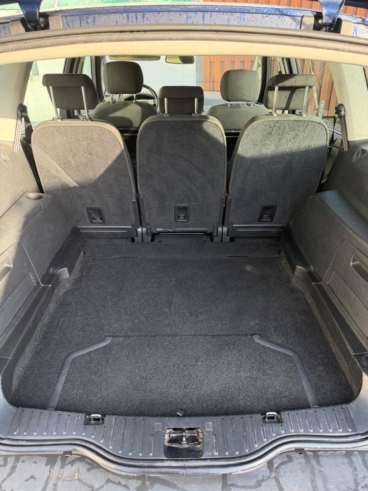 Ford S-Max 2013 — photo 11