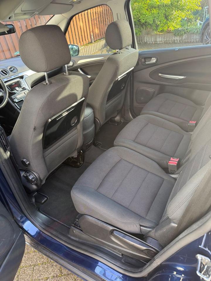 Ford S-Max 2013 — photo 12