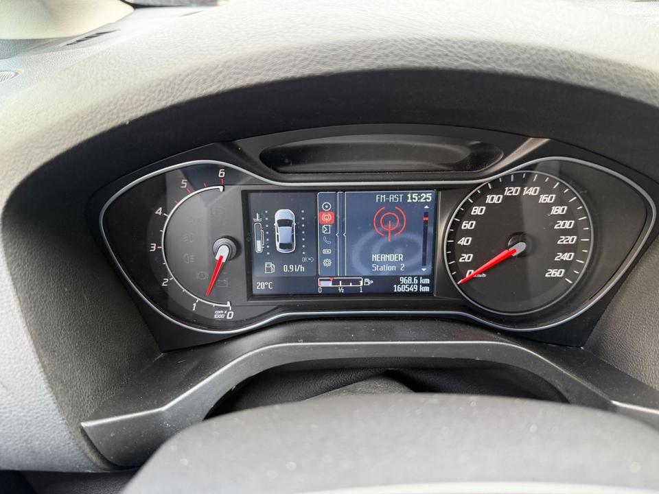 Ford S-Max 2013 — interior