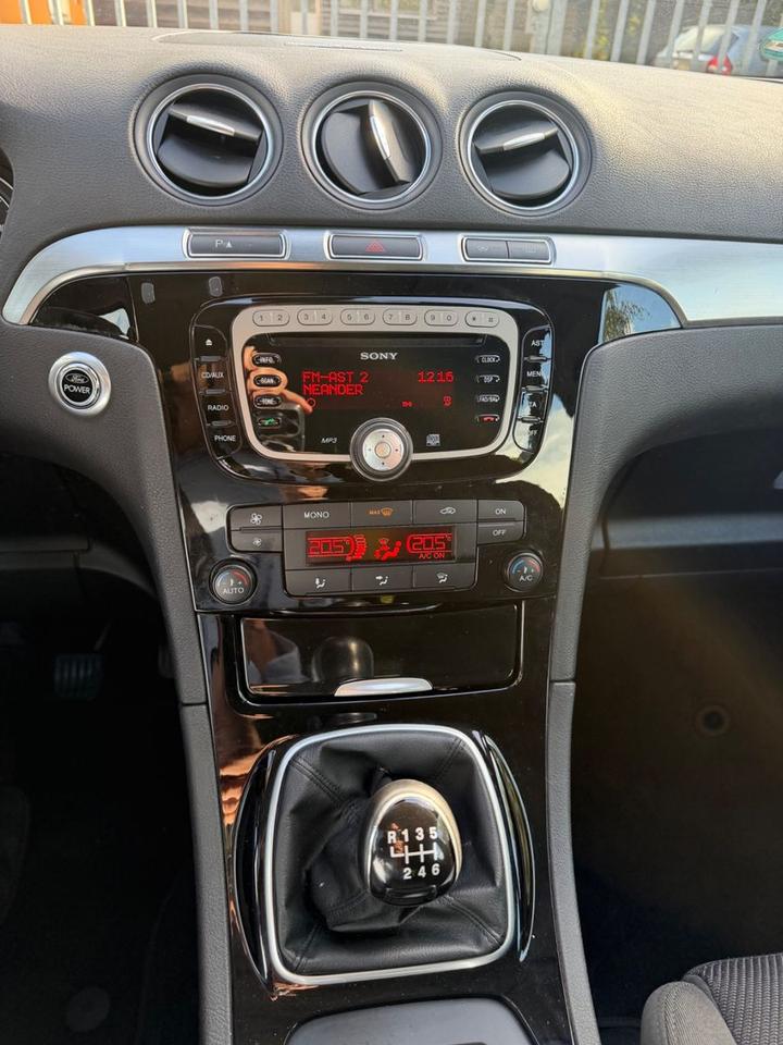 Ford S-Max 2013 — engine