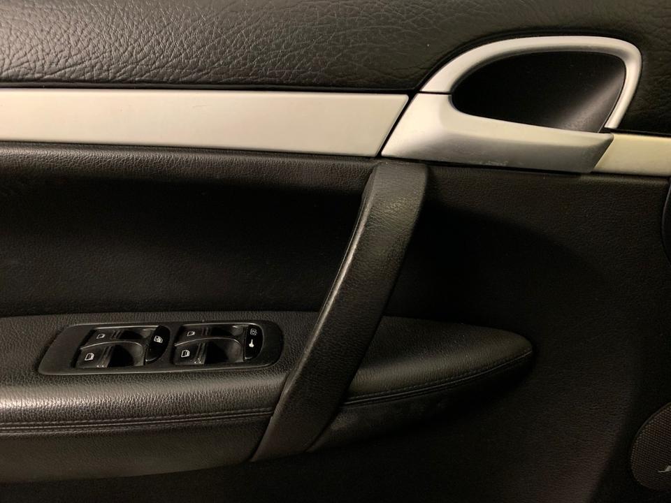 Porsche Cayenne 2004 — photo 12