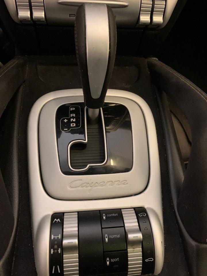 Porsche Cayenne 2004 — photo 9