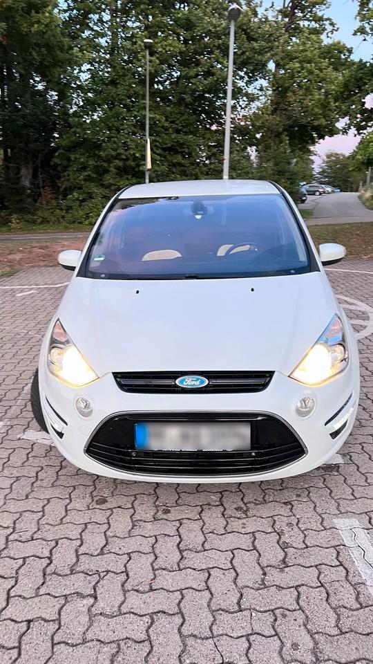Ford S-Max 2012 — вигляд ззаду