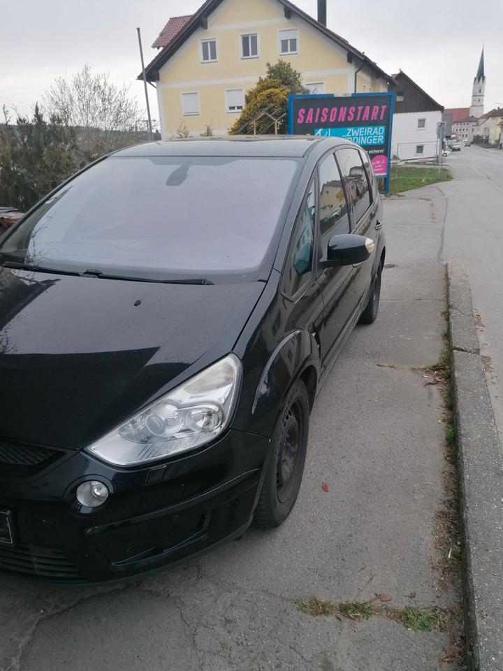 Ford S-Max 2008 — rear view