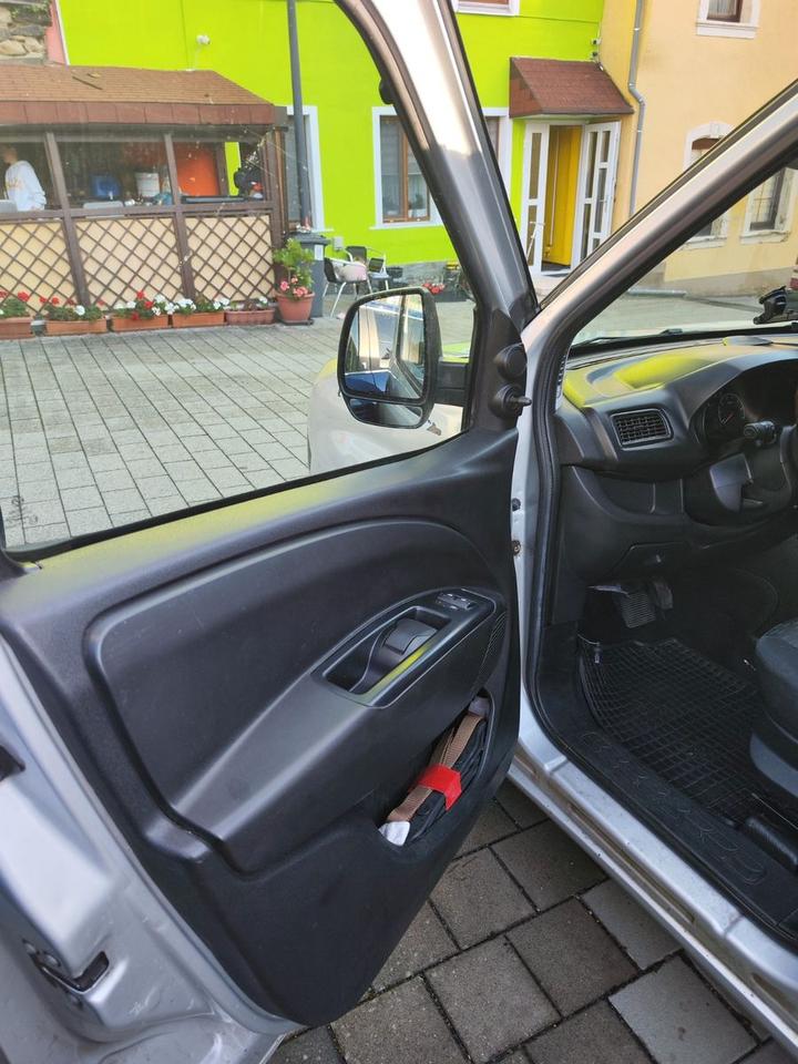 Opel Combo 2012 — photo 10