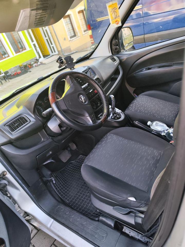 Opel Combo 2012 — photo 11