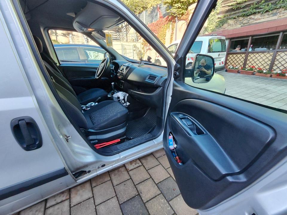 Opel Combo 2012 — photo 15