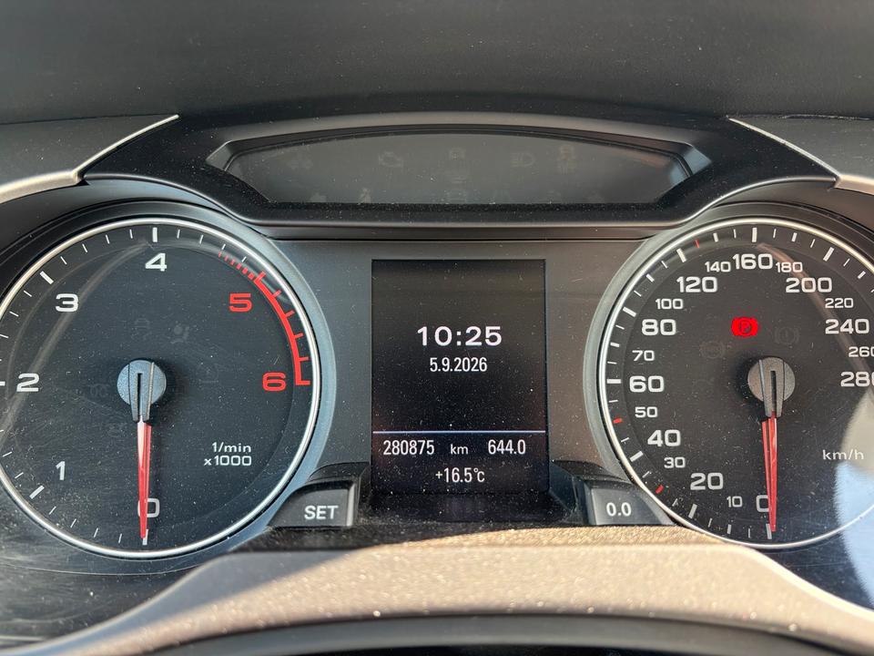 Audi A4 2010 — photo 14