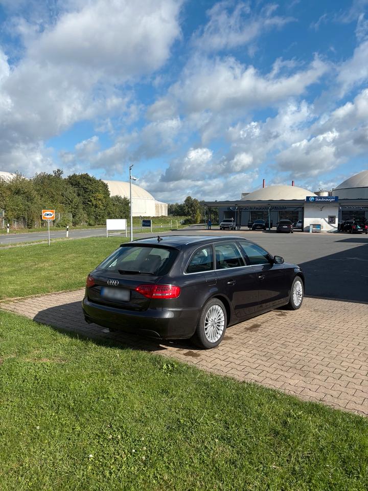 Audi A4 2010 — photo 5