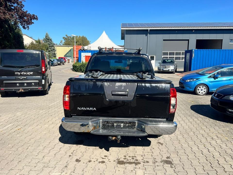 Nissan Navara 2011 — photo 6