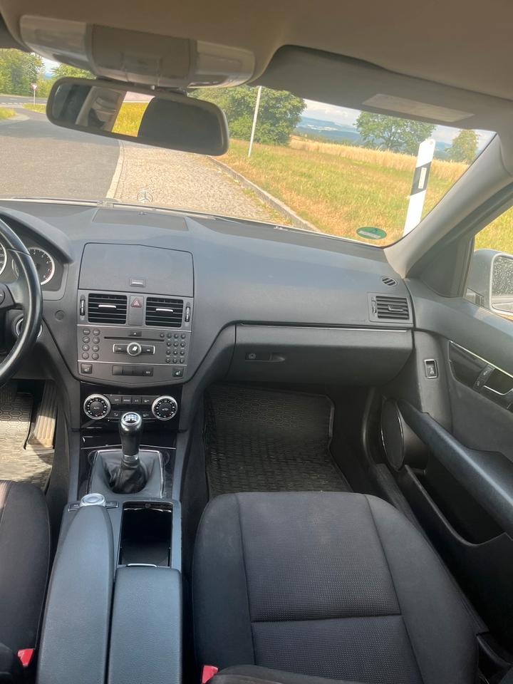Mercedes Benz C 180 2010 — photo 11