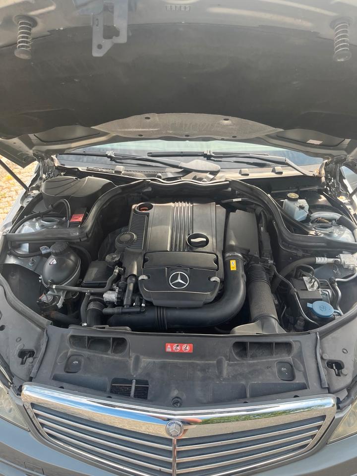 Mercedes Benz C 180 2010 — photo 14