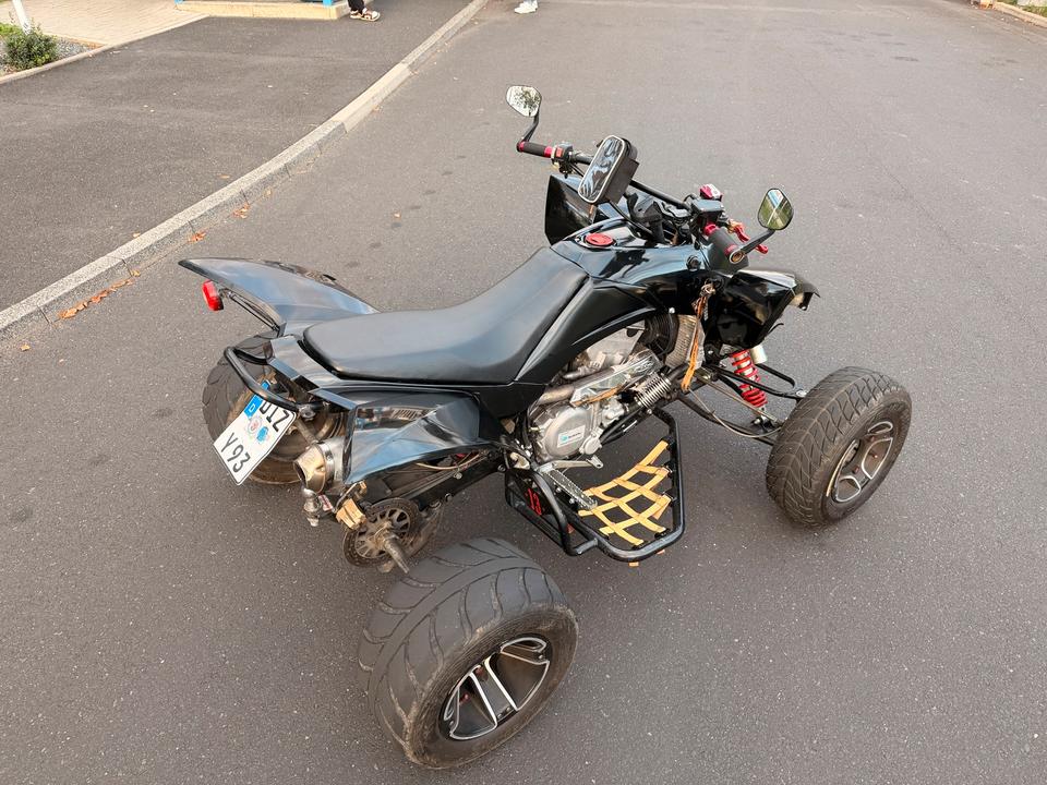 Weitere Motorräder SMC 520 Quad 49 PS Mit LOF Zulassung 2013 — interior