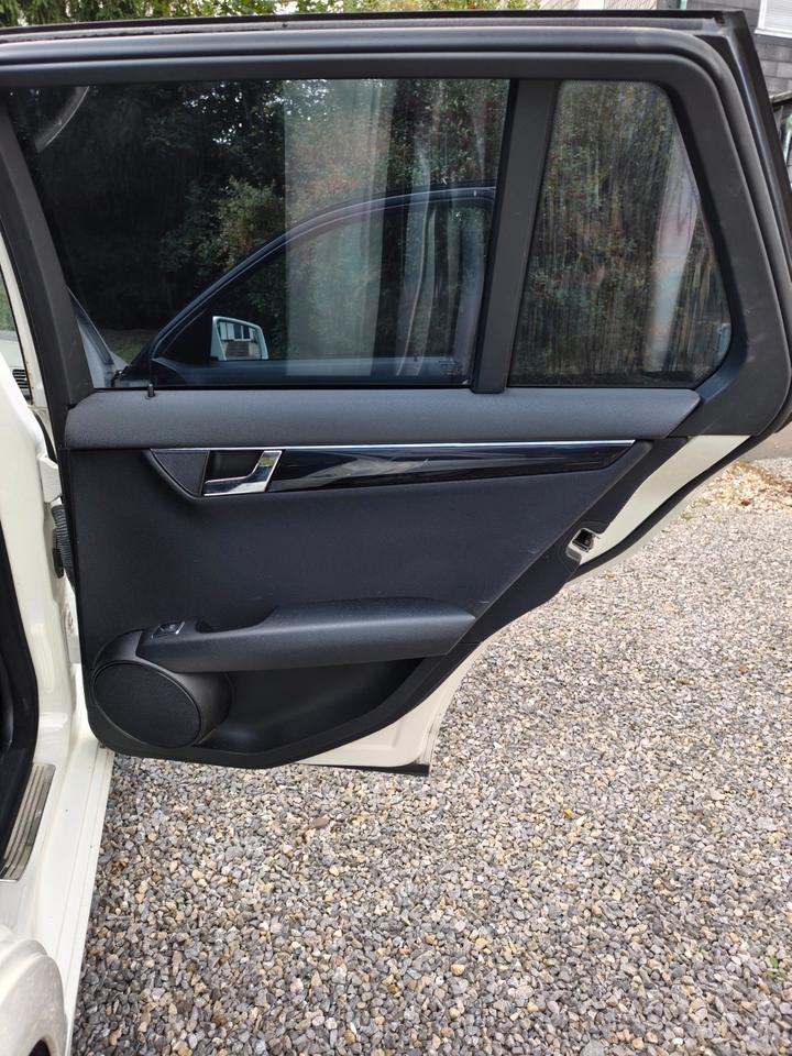 Mercedes Benz C 220 2010 — photo 10