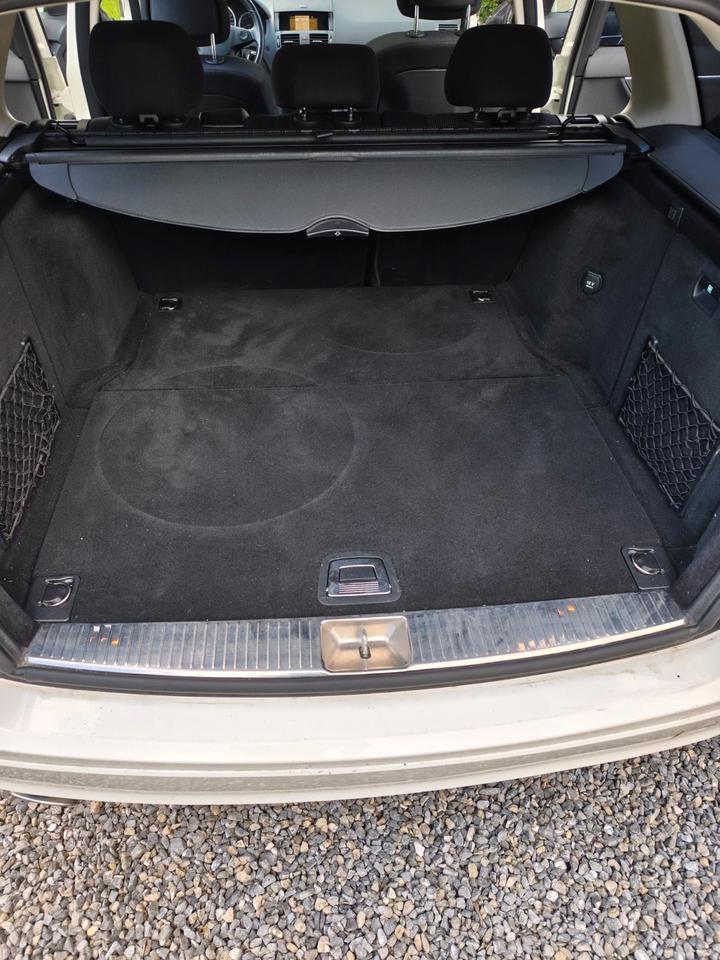 Mercedes Benz C 220 2010 — photo 9