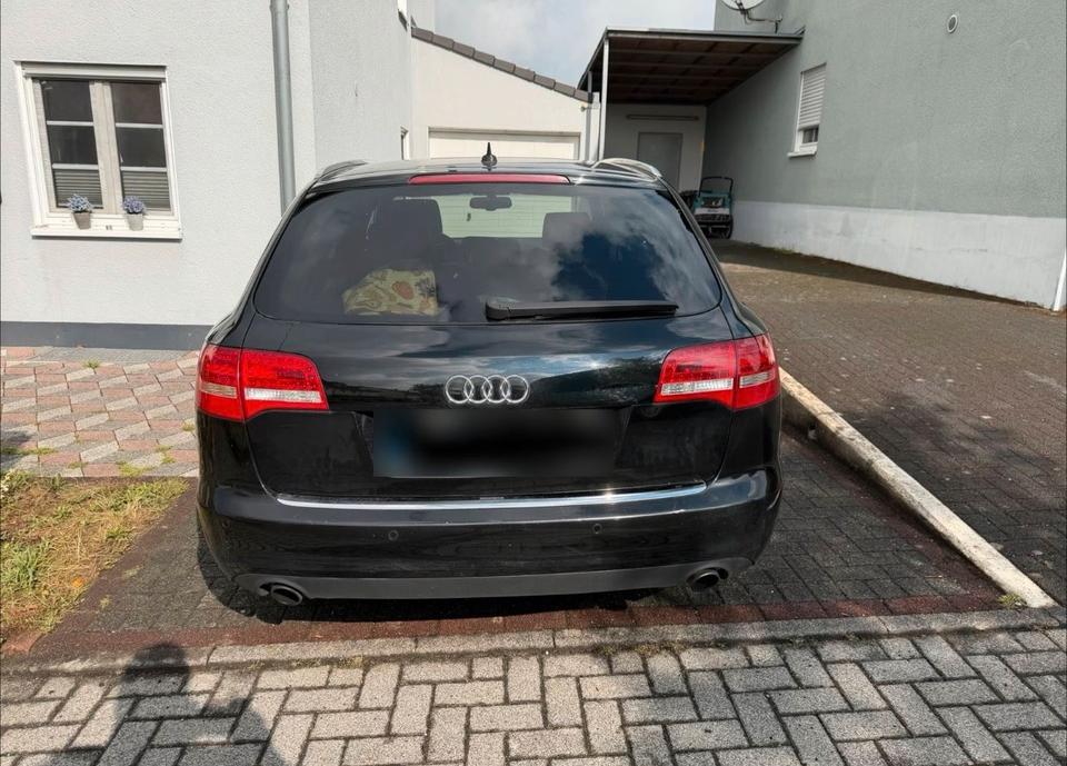 Audi A6 2010 — салон