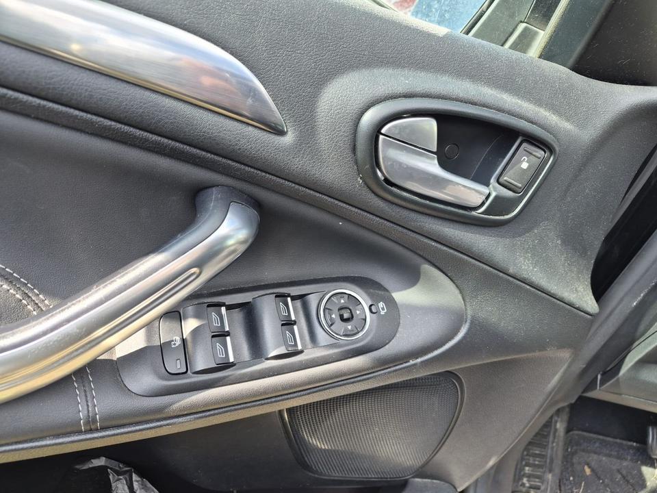 Ford S-Max 2013 — photo 10